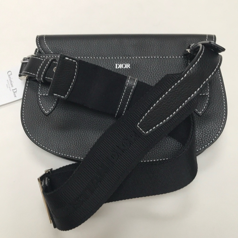 ✨BRAND NEW ✨💯% AUTHENTIC DIOR SADDLE MASSAGER BAG ( UNISEX ) - Picture 3 of 9
